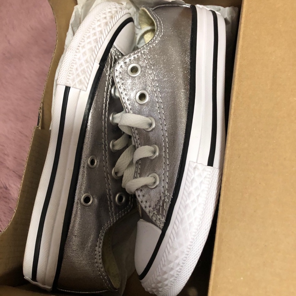 Converse - Picture 3 of 3